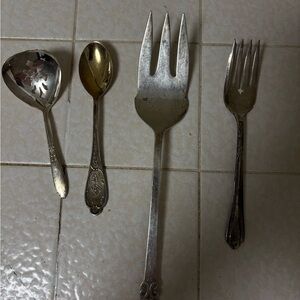 Miscellaneous silverware